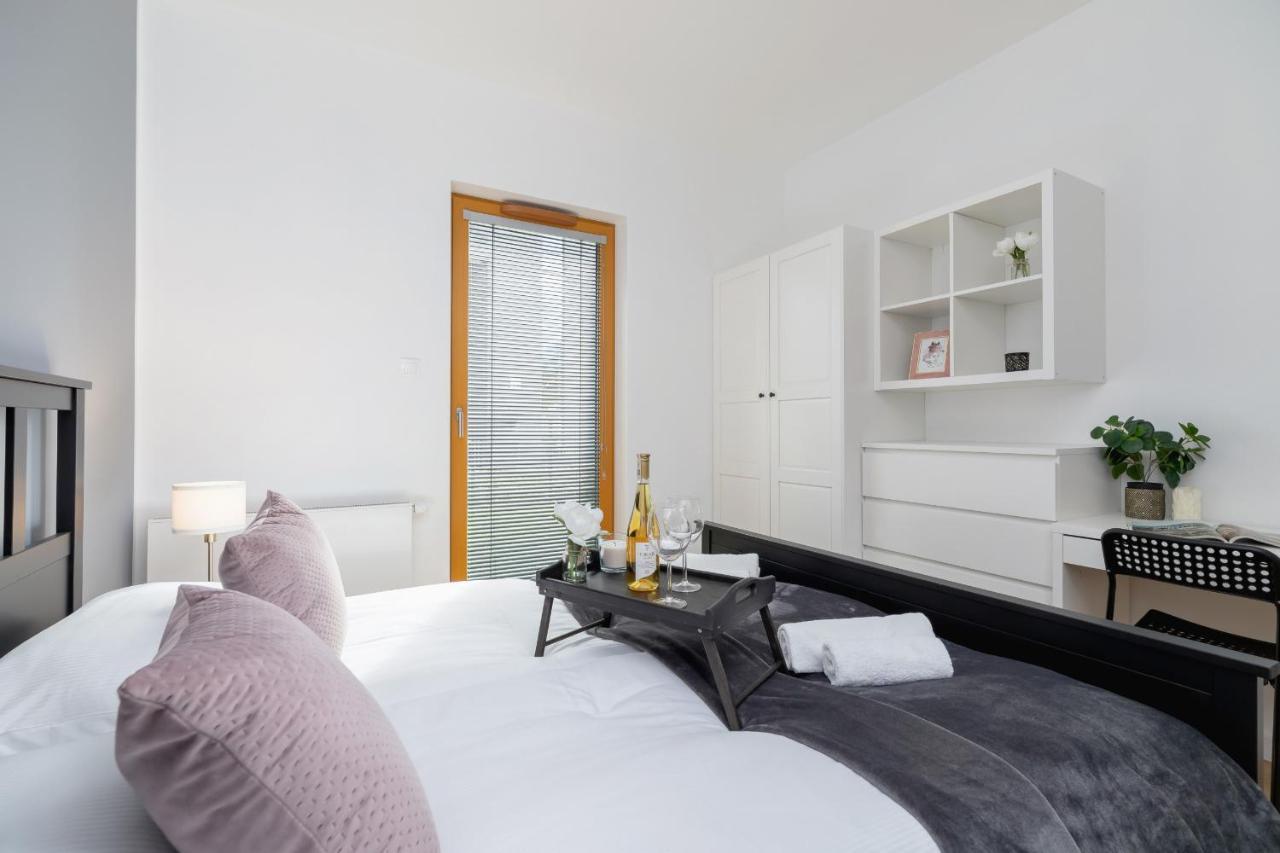 Luxurious Apartment Rakowicka Krakow By Renters Prestige Esterno foto